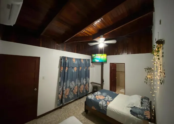 Hotel Casa Todah *